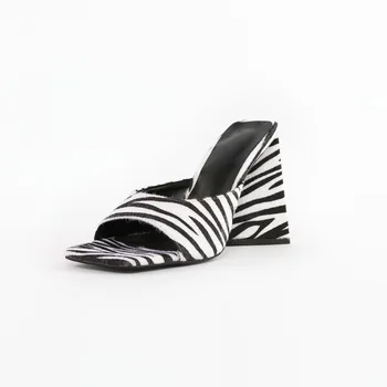 Letné Nové dámske Topánky Zebra-prúžok Sandále Zmiešané Farby, Vysoké Podpätky Námestie Hlavu Sandalias De Mujer Faux Suede Papuče Plus Veľkosť Obrázok
